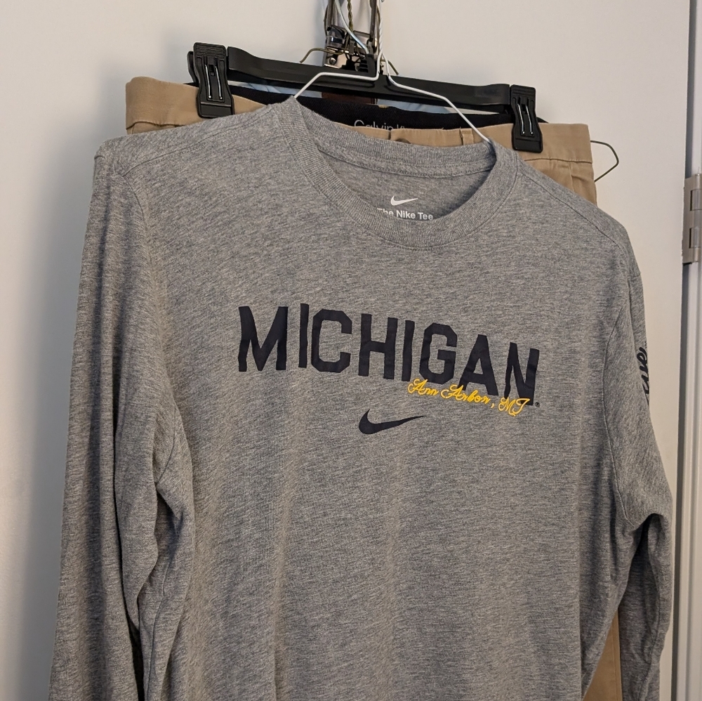 Nike size medium Ann arbor long sleeve